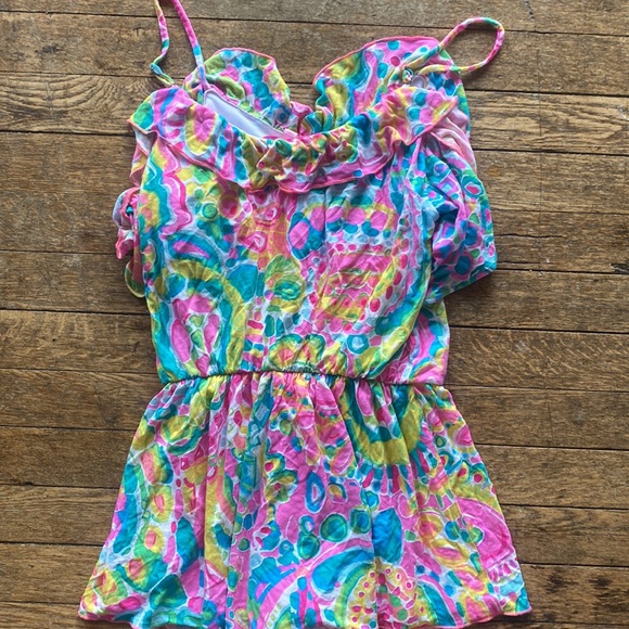 Lilly Pulitzer xs romper (could fit a small) - Picture 4 of 6
